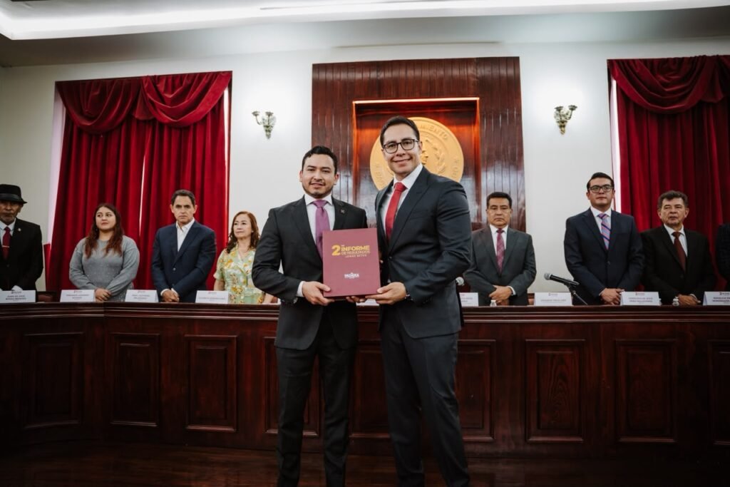 Jorge Reyes entrega Segundo Informe sobre el estado que guarda la administración pública de Pachuca