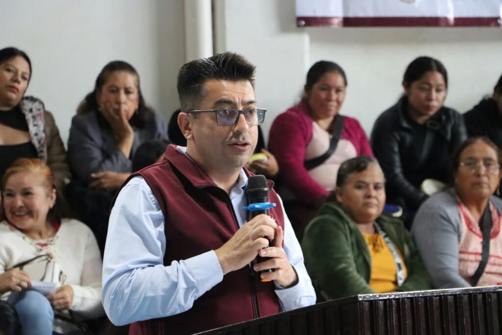 Impulsan desarrollo de mujeres artesanas de la región Otomí-Tepehua 