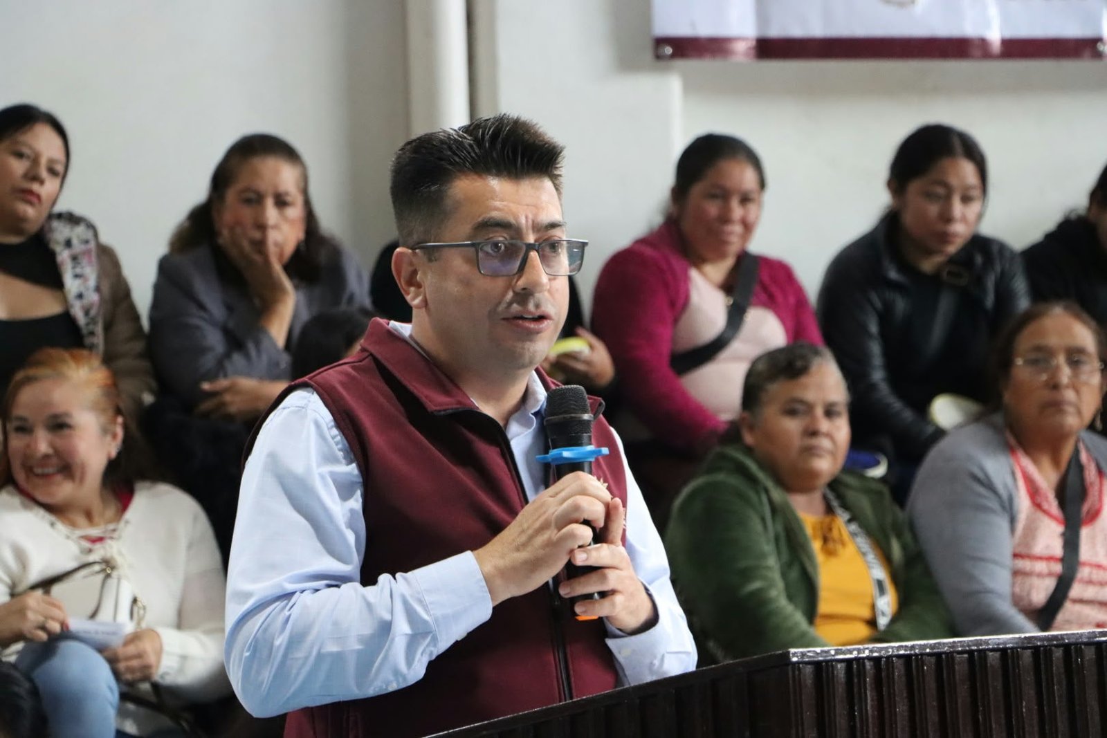 Impulsan desarrollo de mujeres artesanas de la región Otomí-Tepehua 